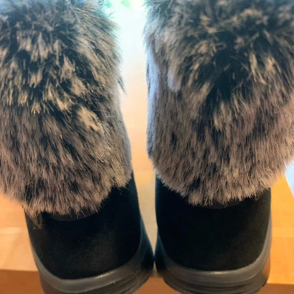 SALE—Sketchers NWOT booties